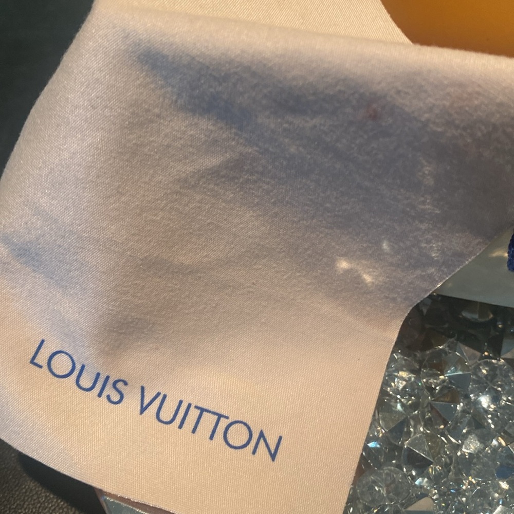 Louis Vuitton Black Sunglasses Modern Aviator Style - Picture 12 of 17
